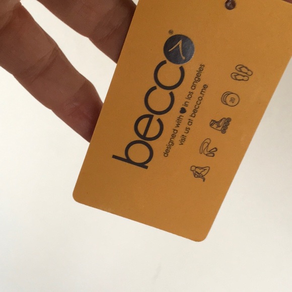 NWT Becca Workout Crop Top - Picture 3 of 4